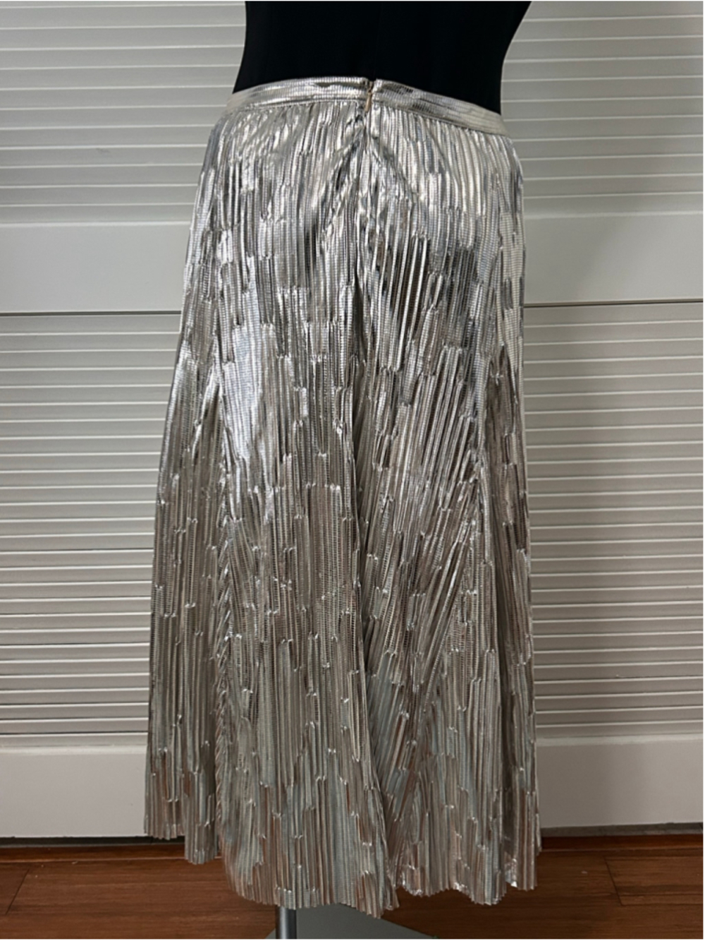 Maeve by Anthropologie Metallic Silver Pleated Midi Skirt Size 6 - Picture 9 of 12